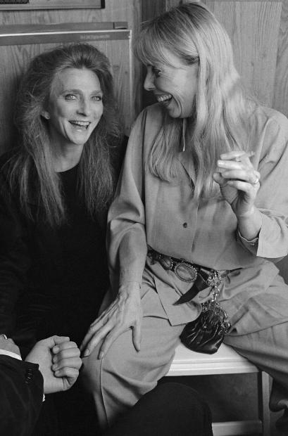 Judy and Joni. Photo by Henry Diltz